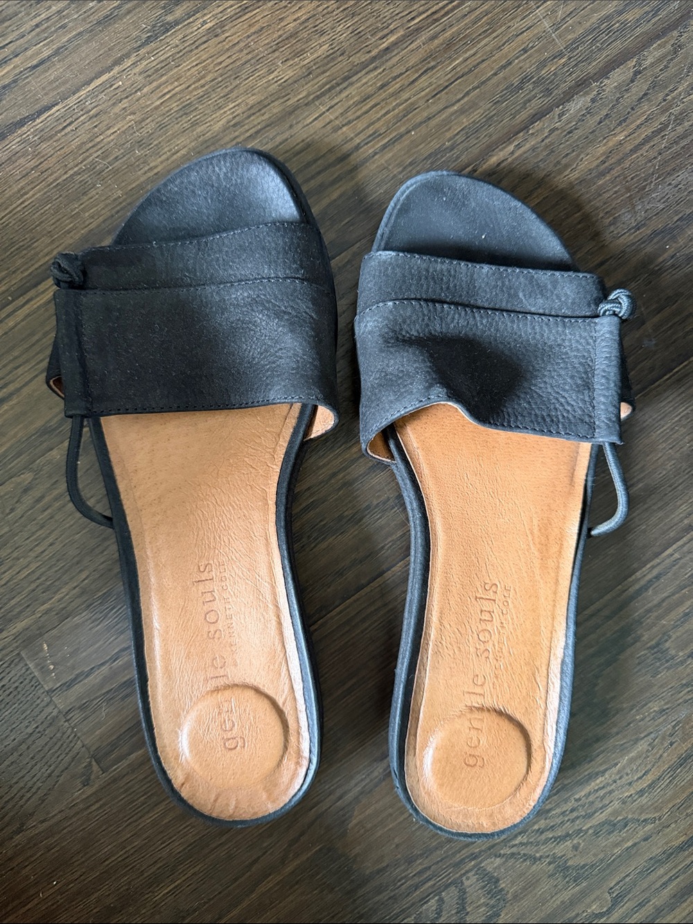 KENNETH COLE SUEDE FLATS GENTLE SOULS